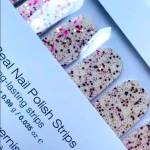 Color Street Nails, Retired set
Bundle and save on shipping per set!